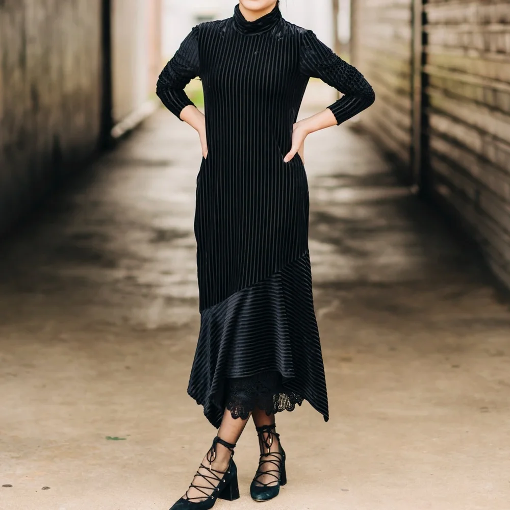 ASOS Design burnout velvet midi dress with hanky hem - Picture 4 of 8